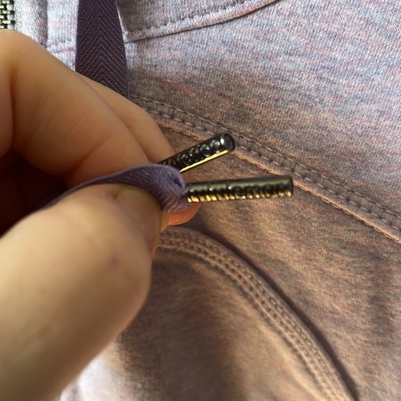 Lululemon Scuba Hoodie *Light Cotton Fleece
Heathered Lavender Dusk - Picture 5 of 14